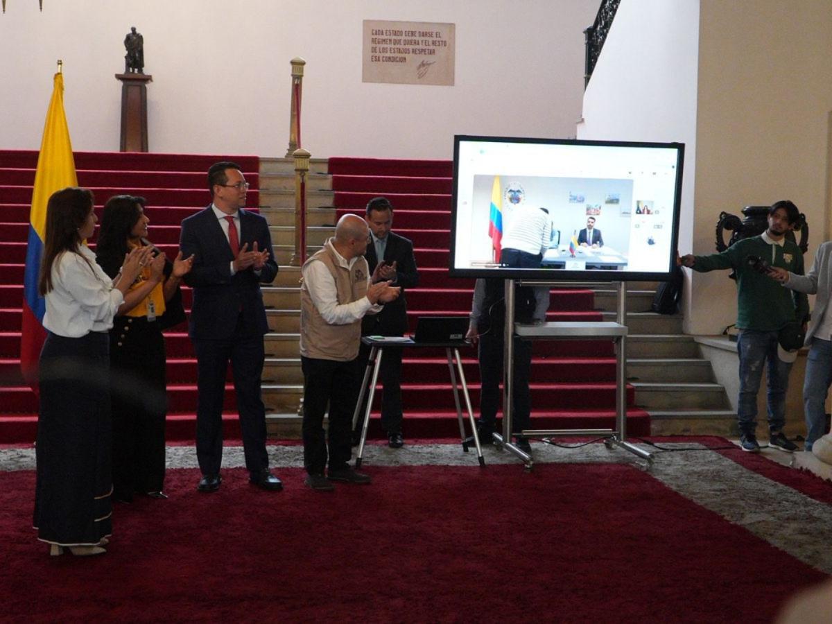 Votación en el exterior para Congreso 2026 inicia con PMU 