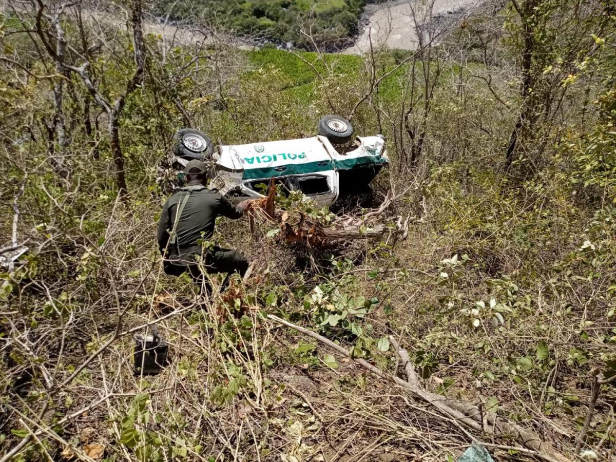Camioneta de la policía cayó a un abismo en Policarpa, Nariño