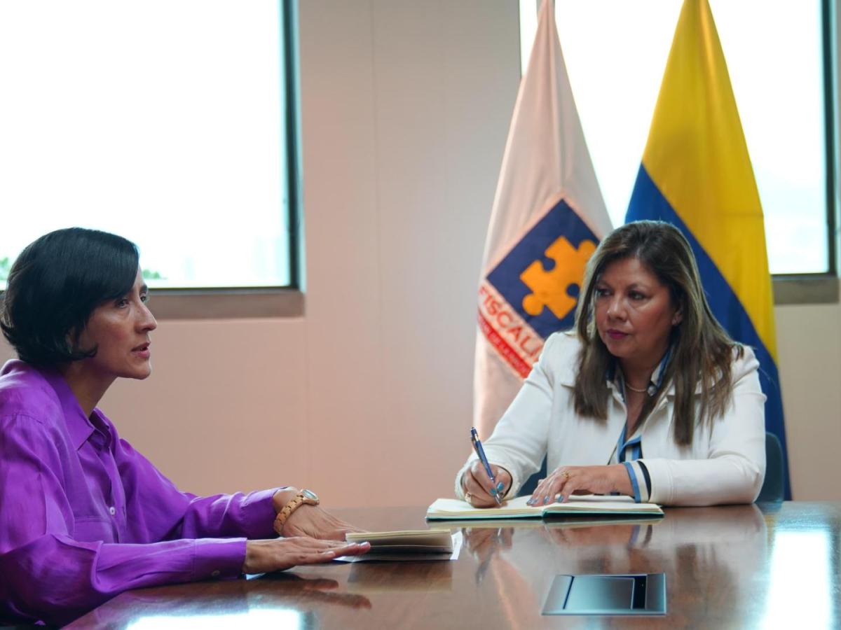 Acuerdo entre MinAmbiente y Fiscalía por la Amazonía