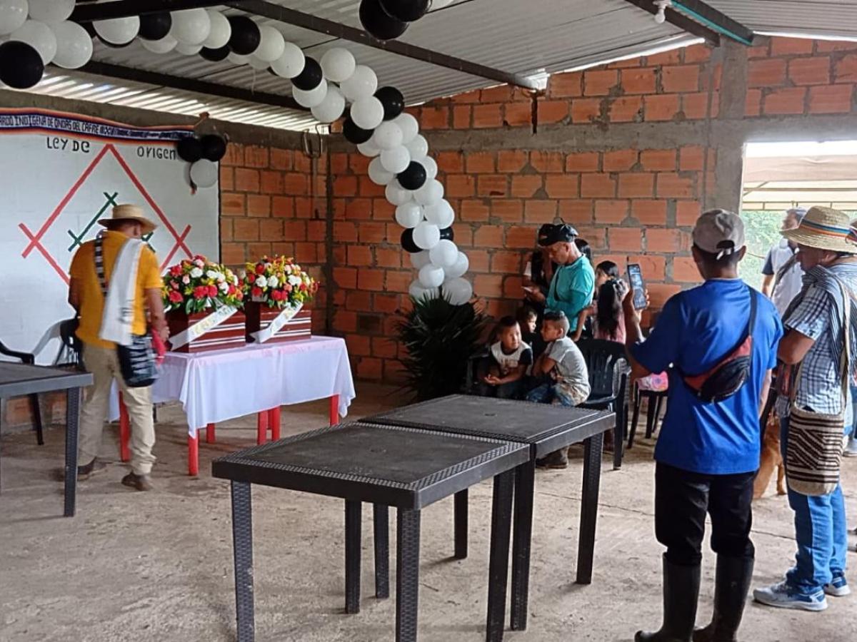 Entrega de cuerpos de jóvenes indígenas en Mesetas