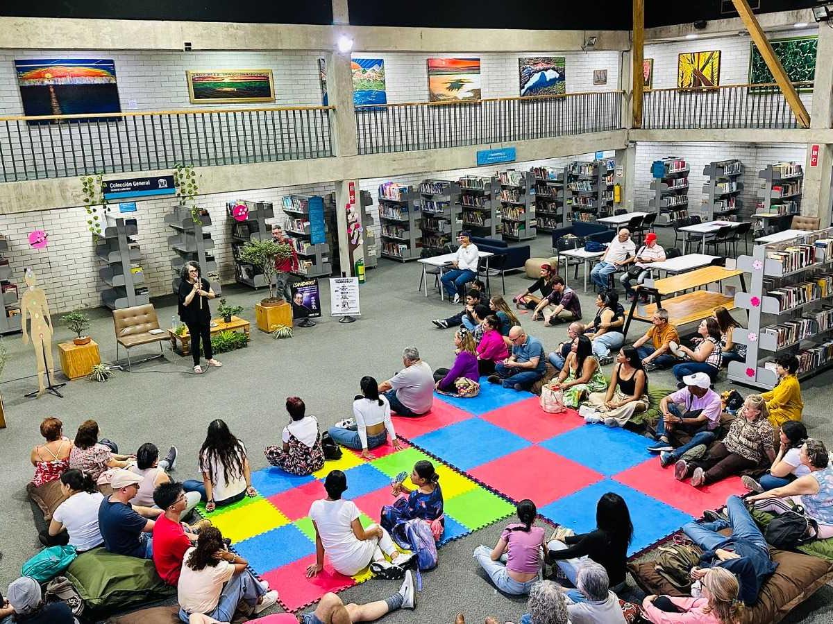 ¿Cómo las bibliotecas de Medellín narran su historia local?