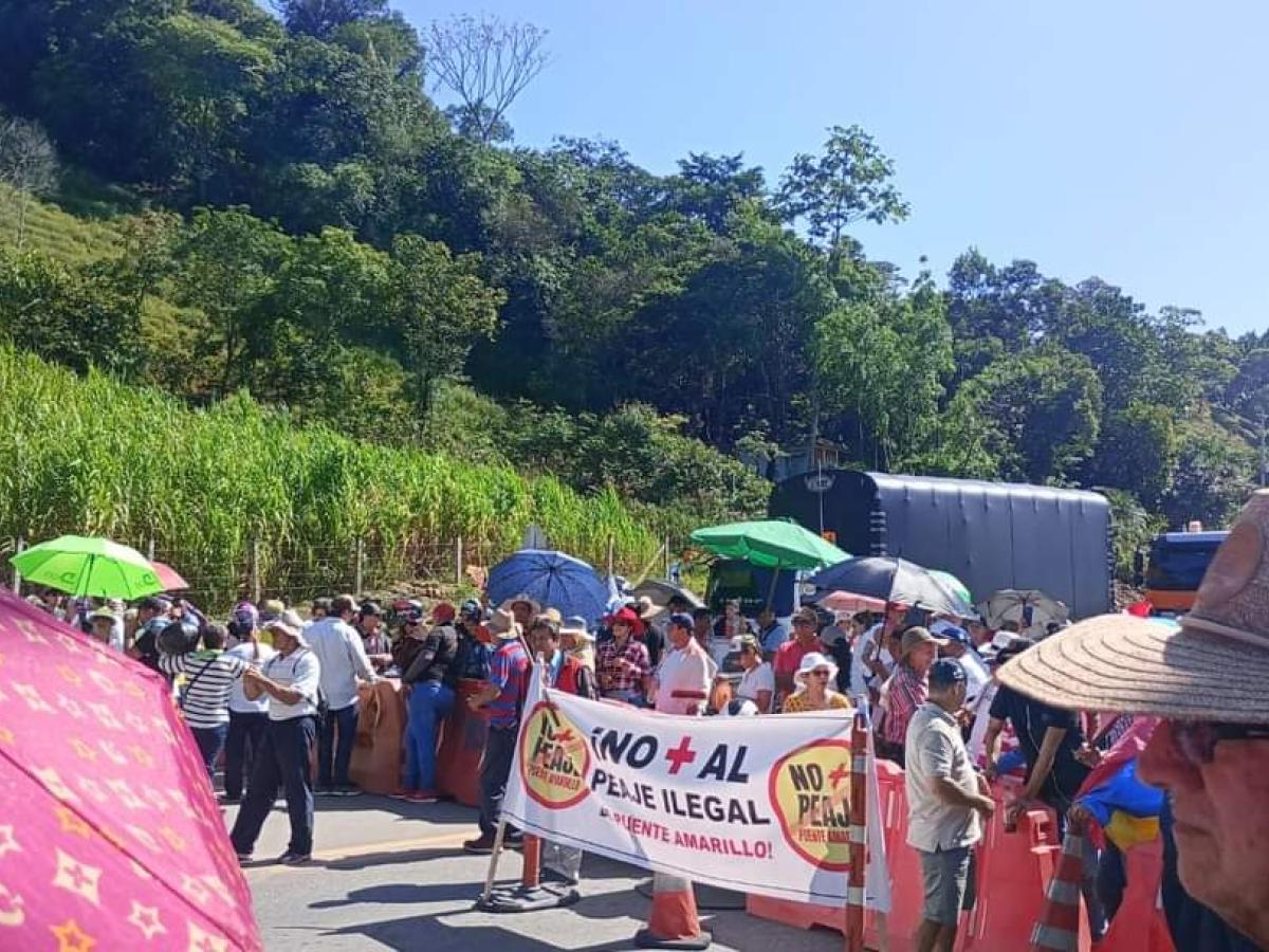 Cierre indefinido en la vía al llano por peaje Puente Amarillo