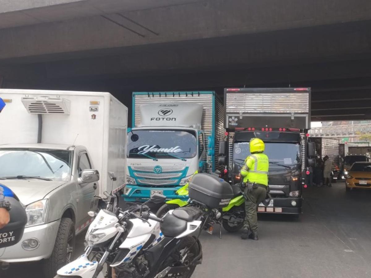 Paro camioneros miércoles Bogotá: vías cerradas y movilidad