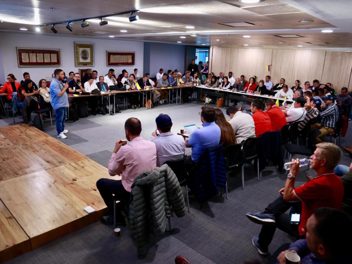 Paro de camiones: piden salida negociada sectores políticos