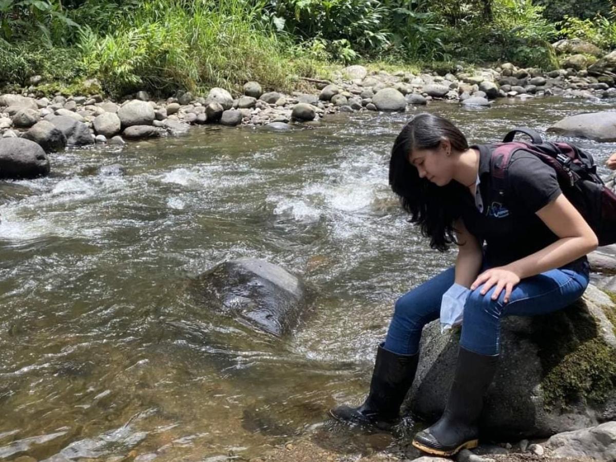 Canción sobre medioambiente Caldas: autora, campesinos