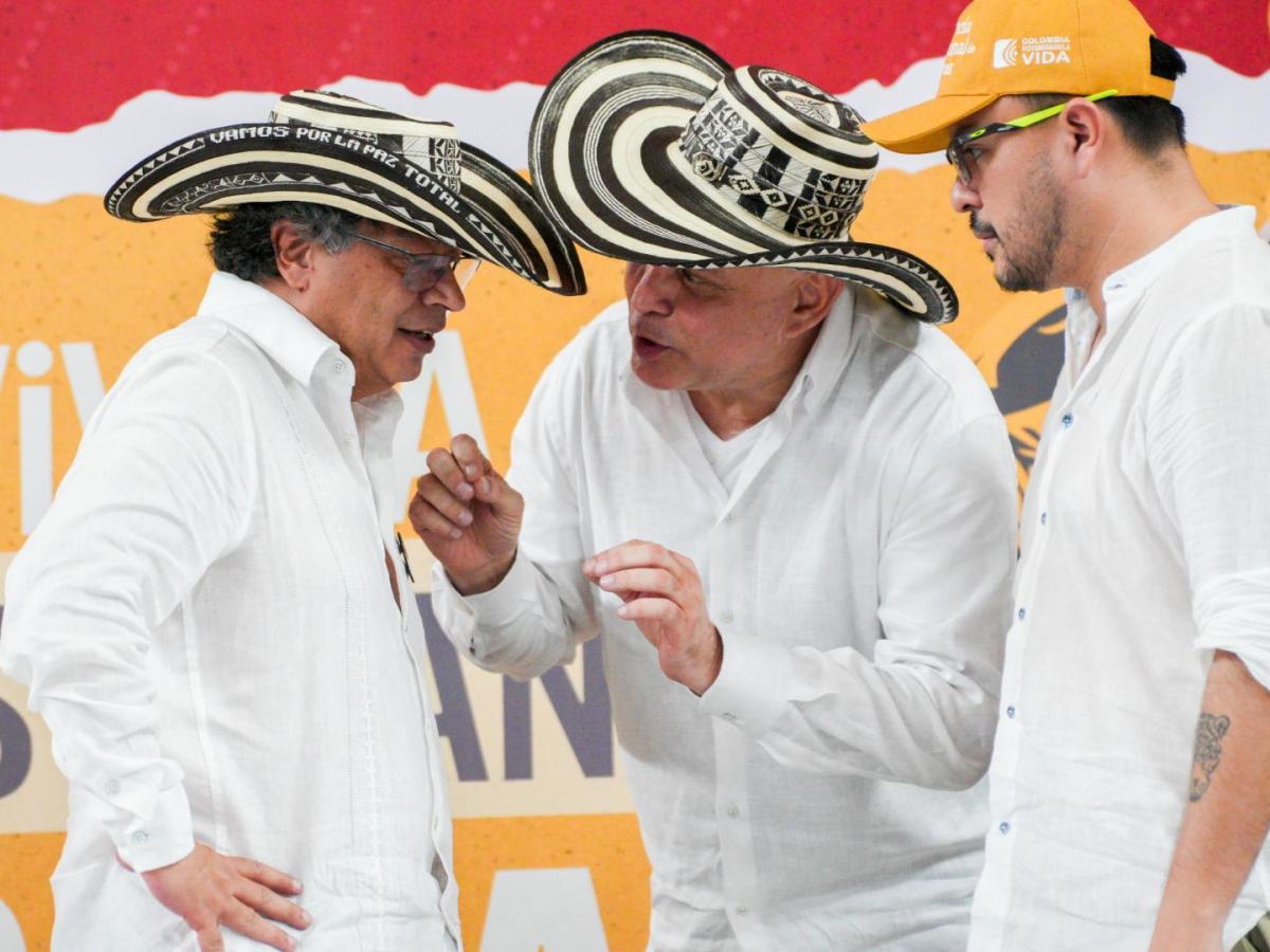 Presidente Petro HOY con Mancuso EN VIVO: entrega de tierras Córdoba 