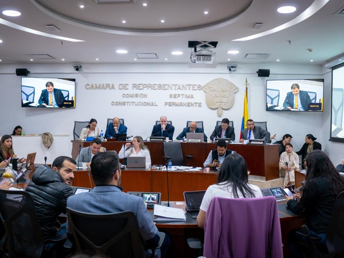 Reforma a la salud se aprobó en primer debate en el Congreso
