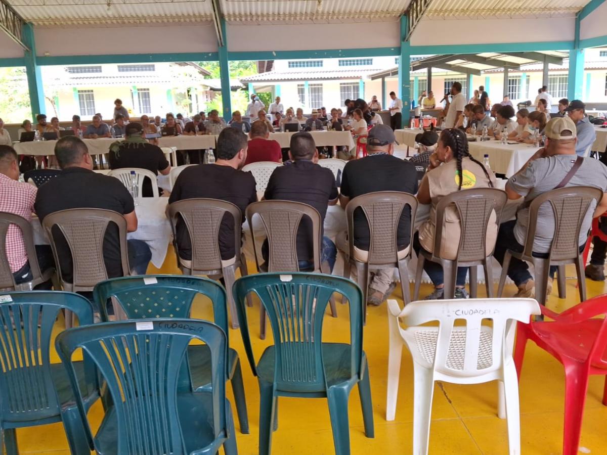 Nueva reunión Caquetá Gobierno y Emc