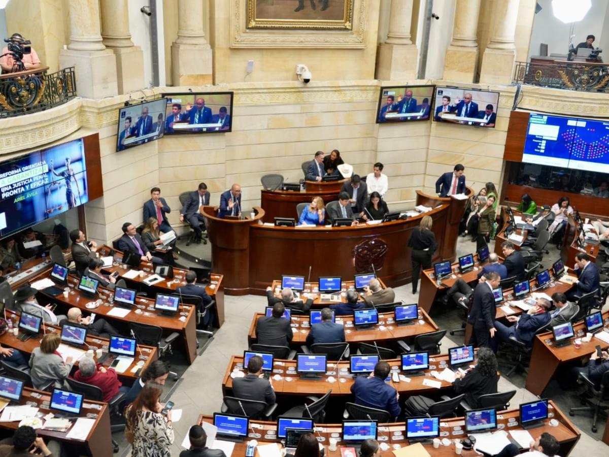 Aprueban reforma a la justicia en Senado 