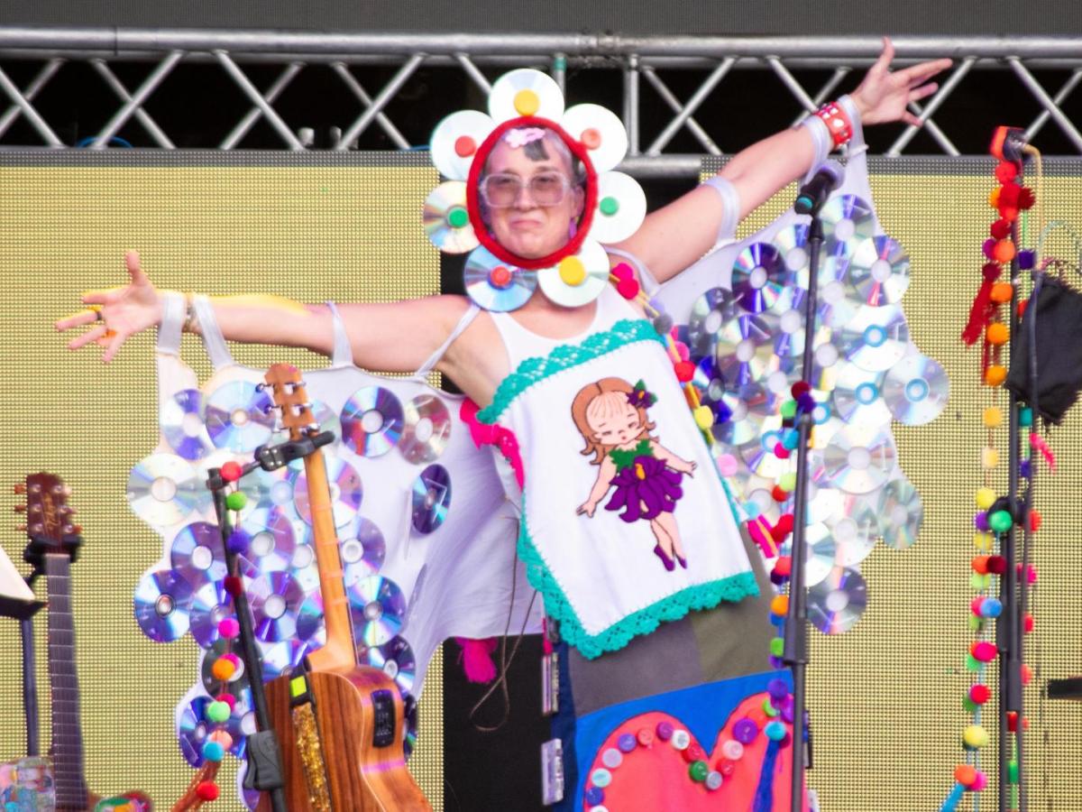 Aterciopelados: Andrea Echeverry entrevista | Nueva canción