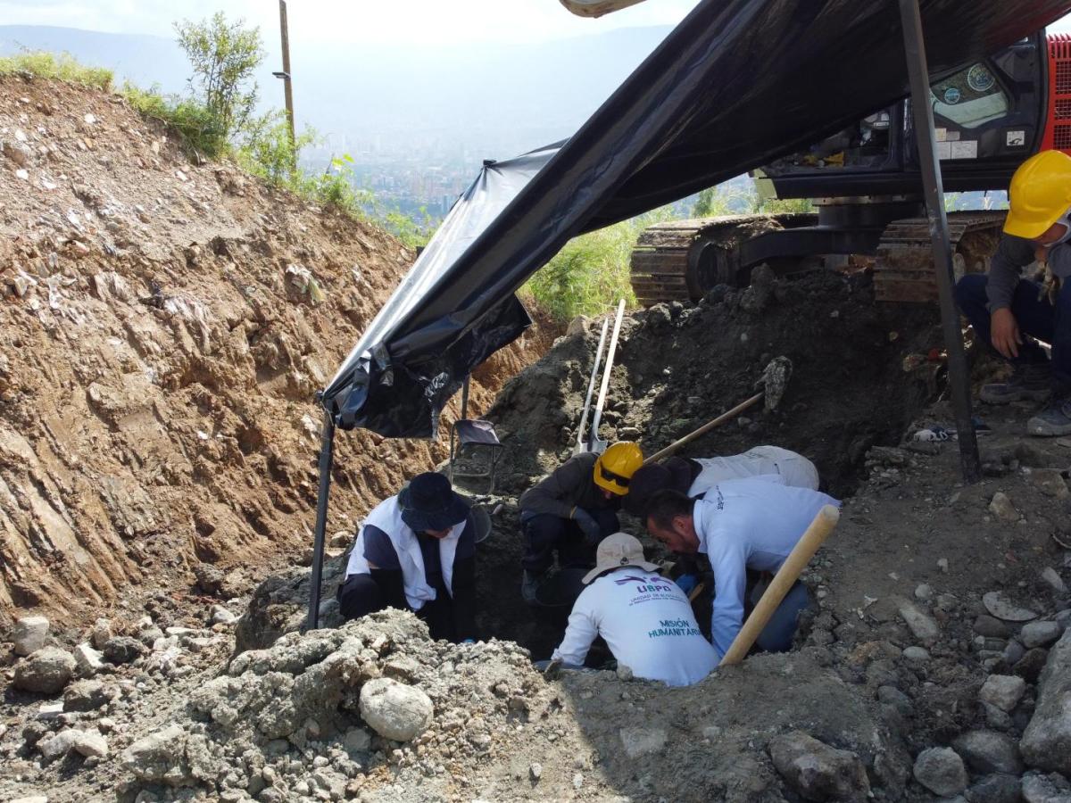 Hallan nuevas estructuras óseas en el sector La Escombrera de Medellín