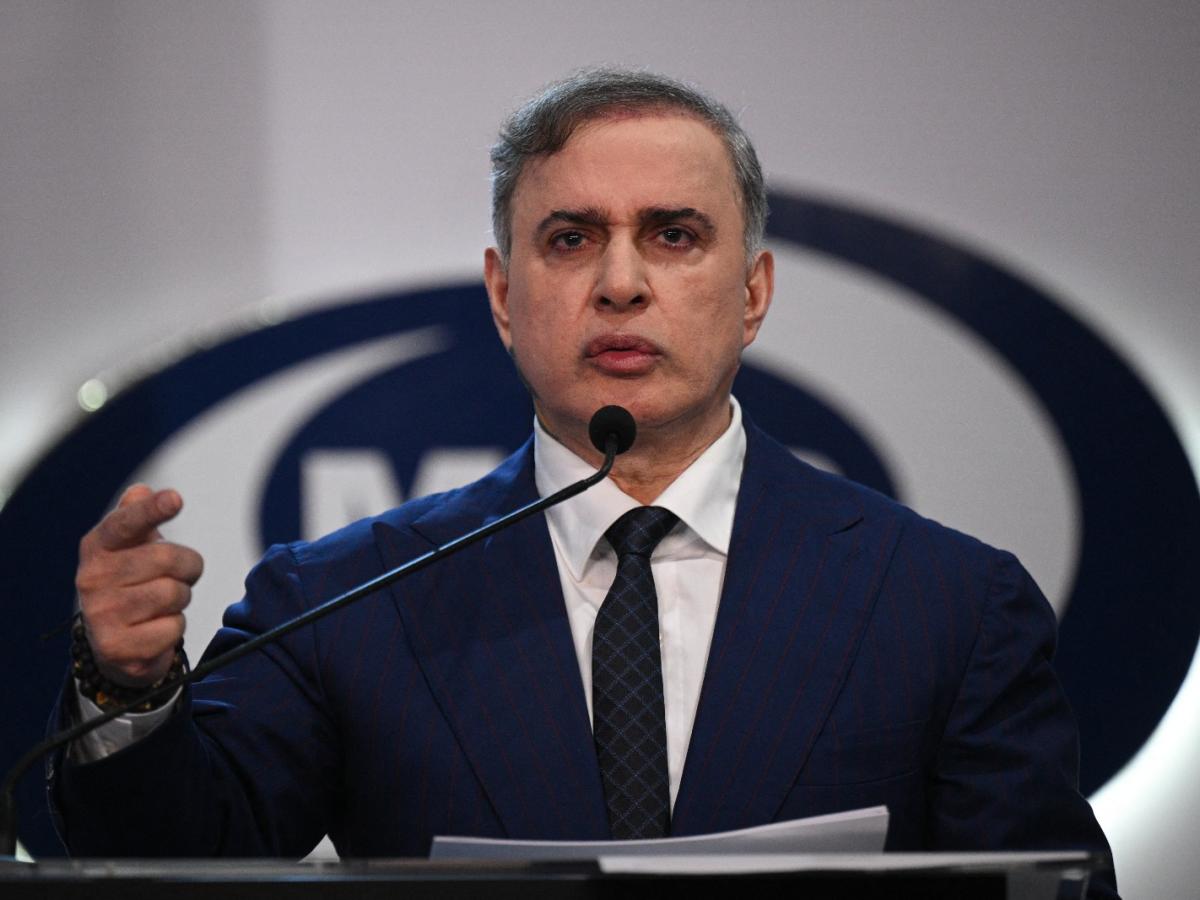 Fiscal de Venezuela acusó a Bukele de trata de personas 