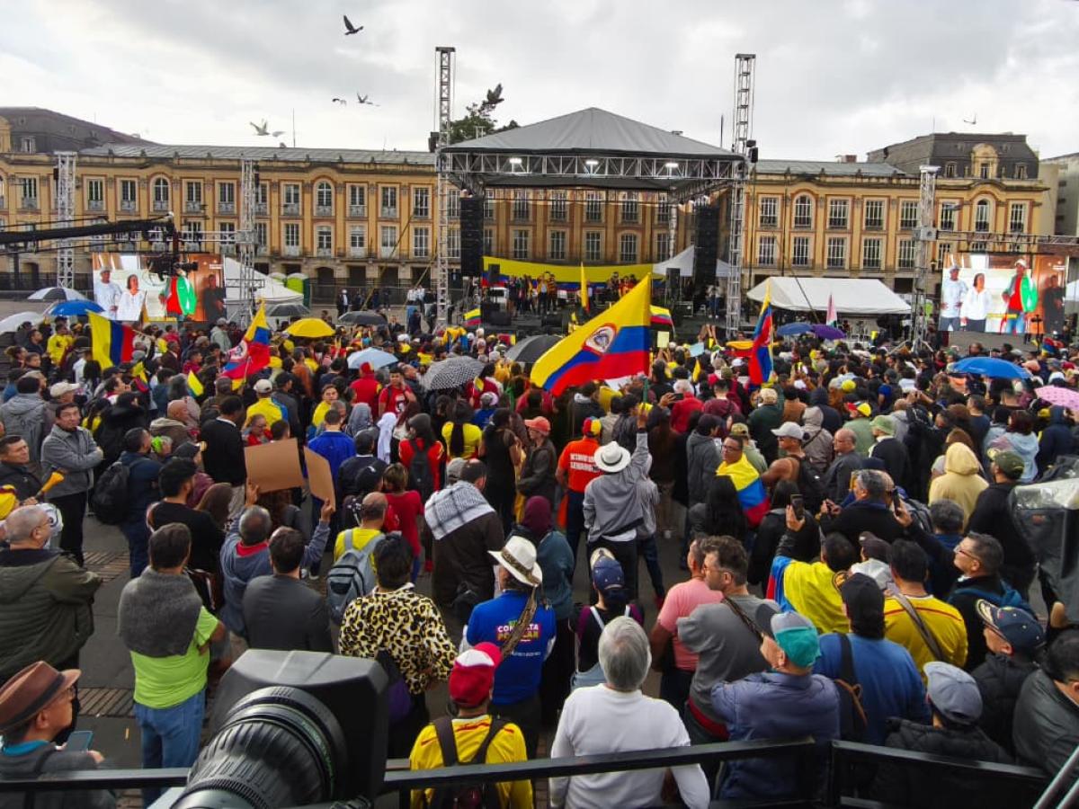 Miles de colombianos marchan en defensa de la soberanía y la democracia
