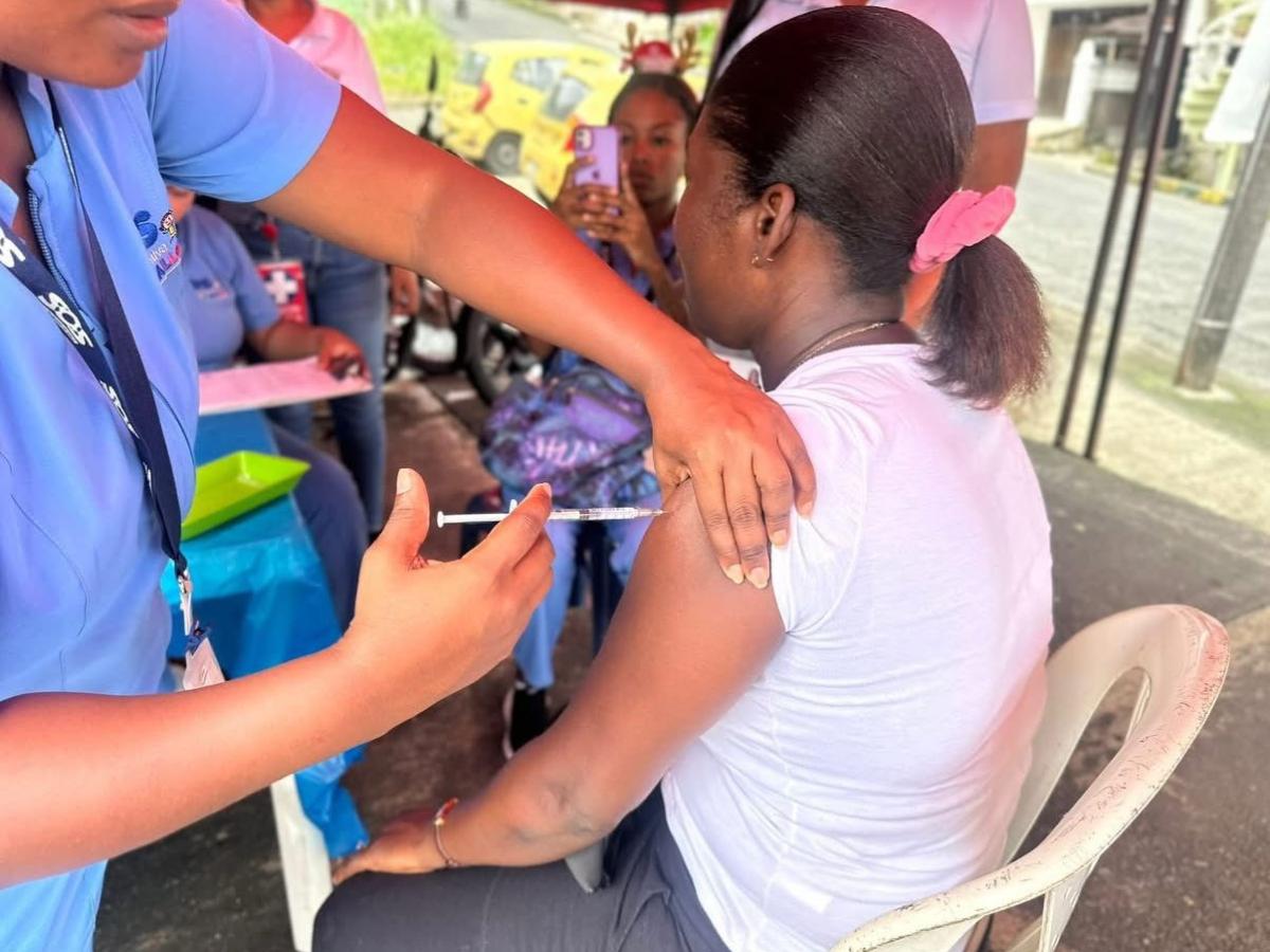 Colombia garantiza vacunación y lanza Jornada Nacional 2026