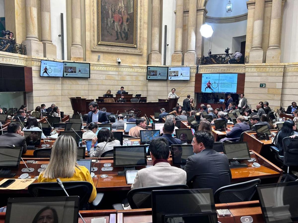 Senado votará artículos clave de la reforma laboral este lunes en su recta final