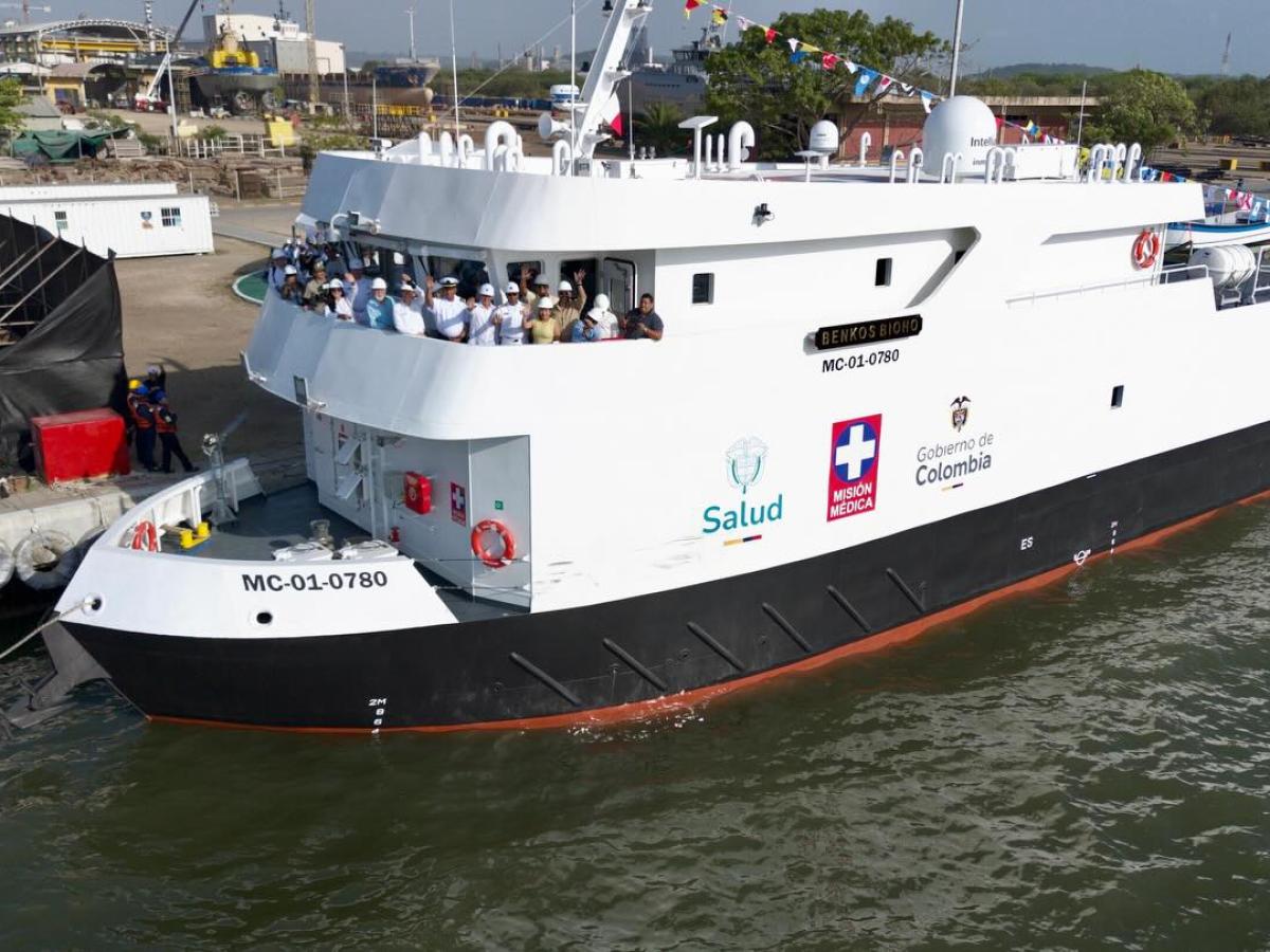 Zarpa hacia el Pacífico el buque hospital Benkos Biohó, el primero del país