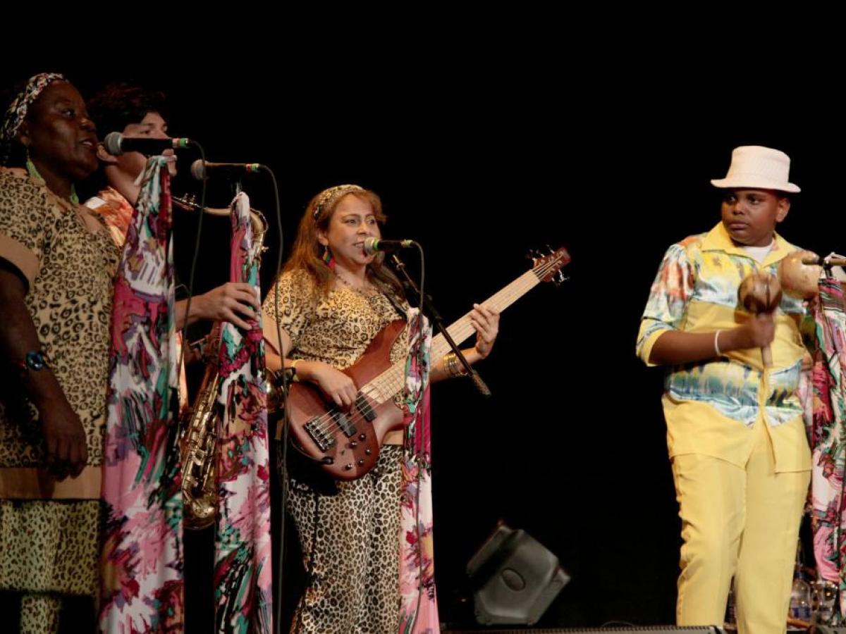 'Dulce que está la piña' de Las Alegres Ambulancias en el Miércoles de Descarga