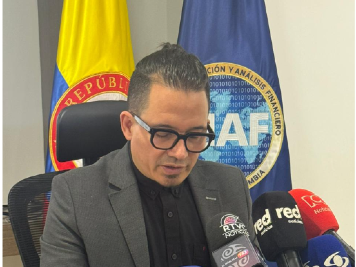UIAF alerta financiación ilegal campañas presidenciales