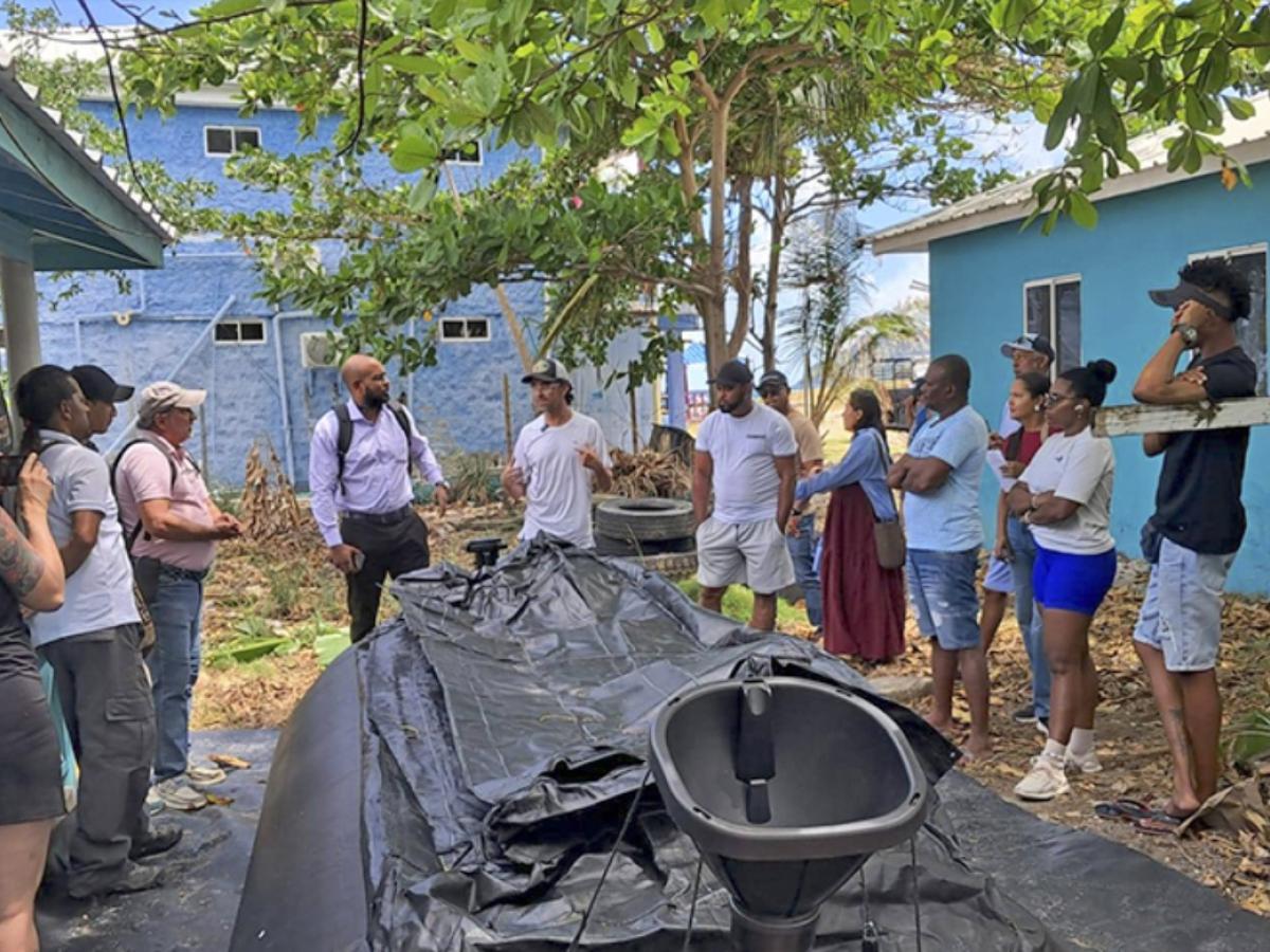 Entrega de biodigestores. / Foto: Hanny Castro O'neill.