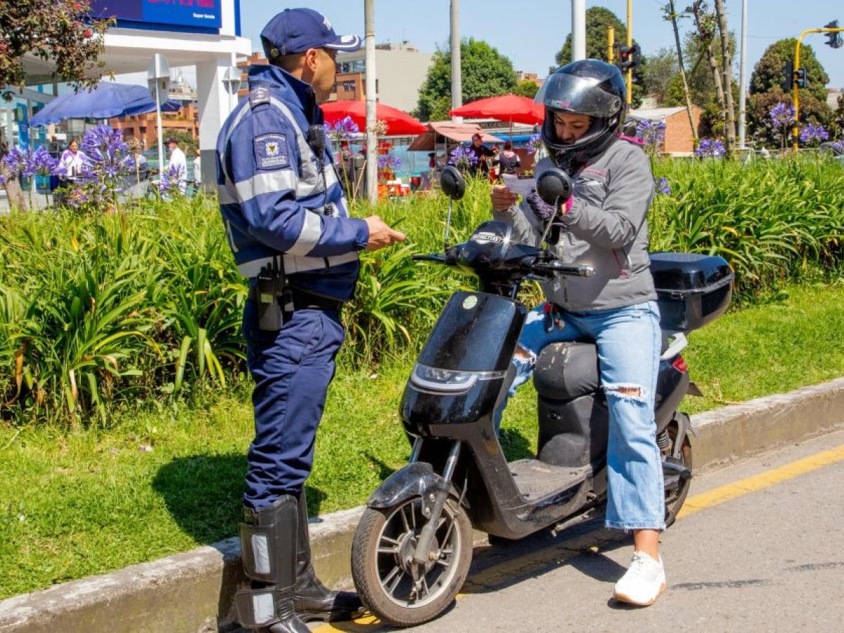 Bogotá mantiene restricción a ciclomotores eléctricos en ciclorrutas pese a nueva ley