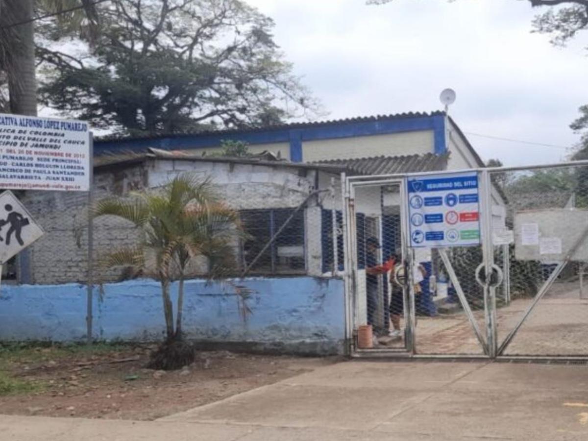 Por manipular un arma de fuego, un menor de edad perdió la vida en un colegio de Jamundí Valle