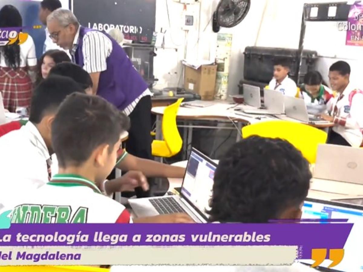 Estudiantes Institución Educativa Departamental Buenos Aires, ubicado en zona rural de Aracataca Magdalena,