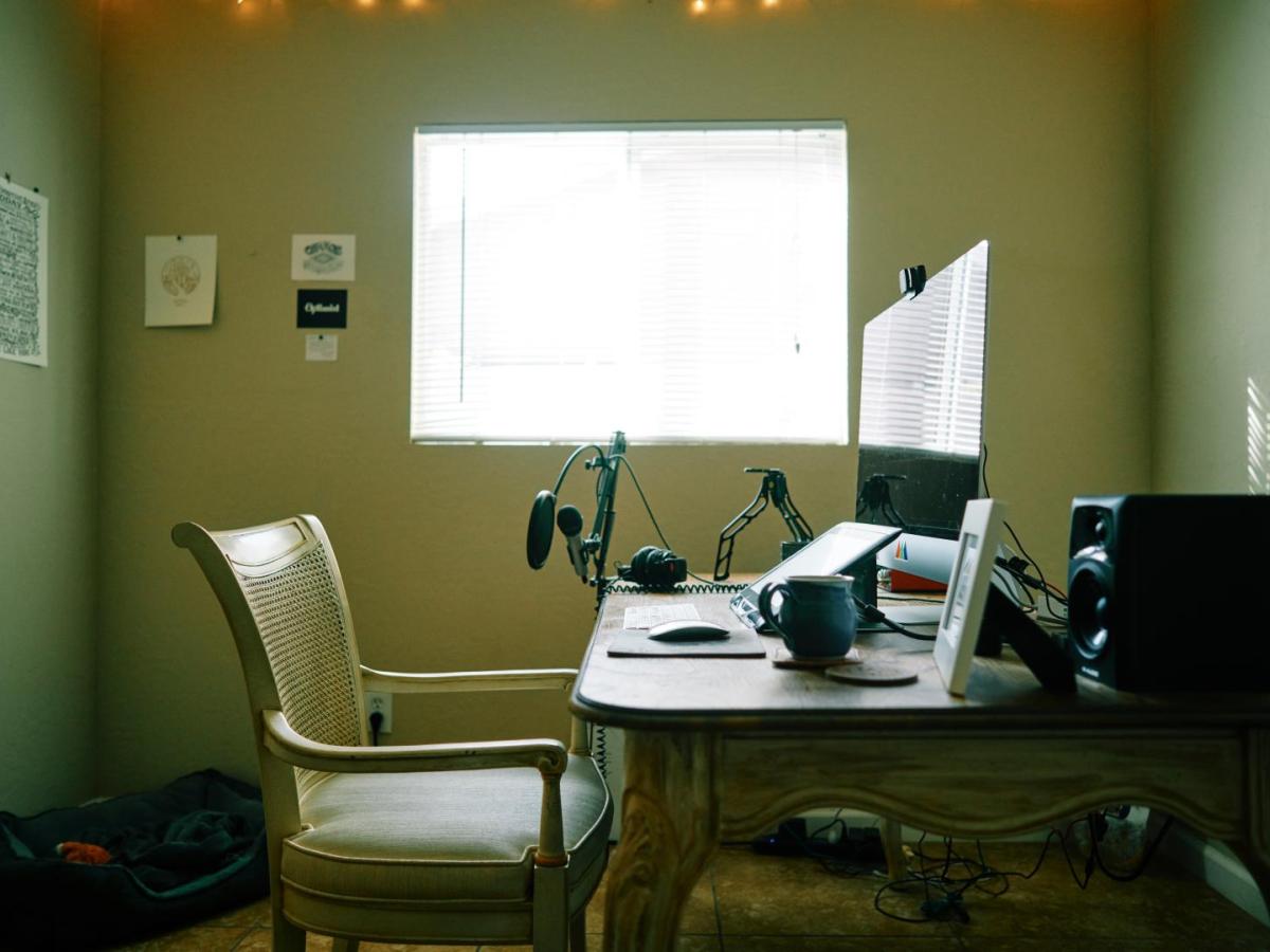 Inscríbete gratis al Taller al Oído 2023 de pódcast narrativo