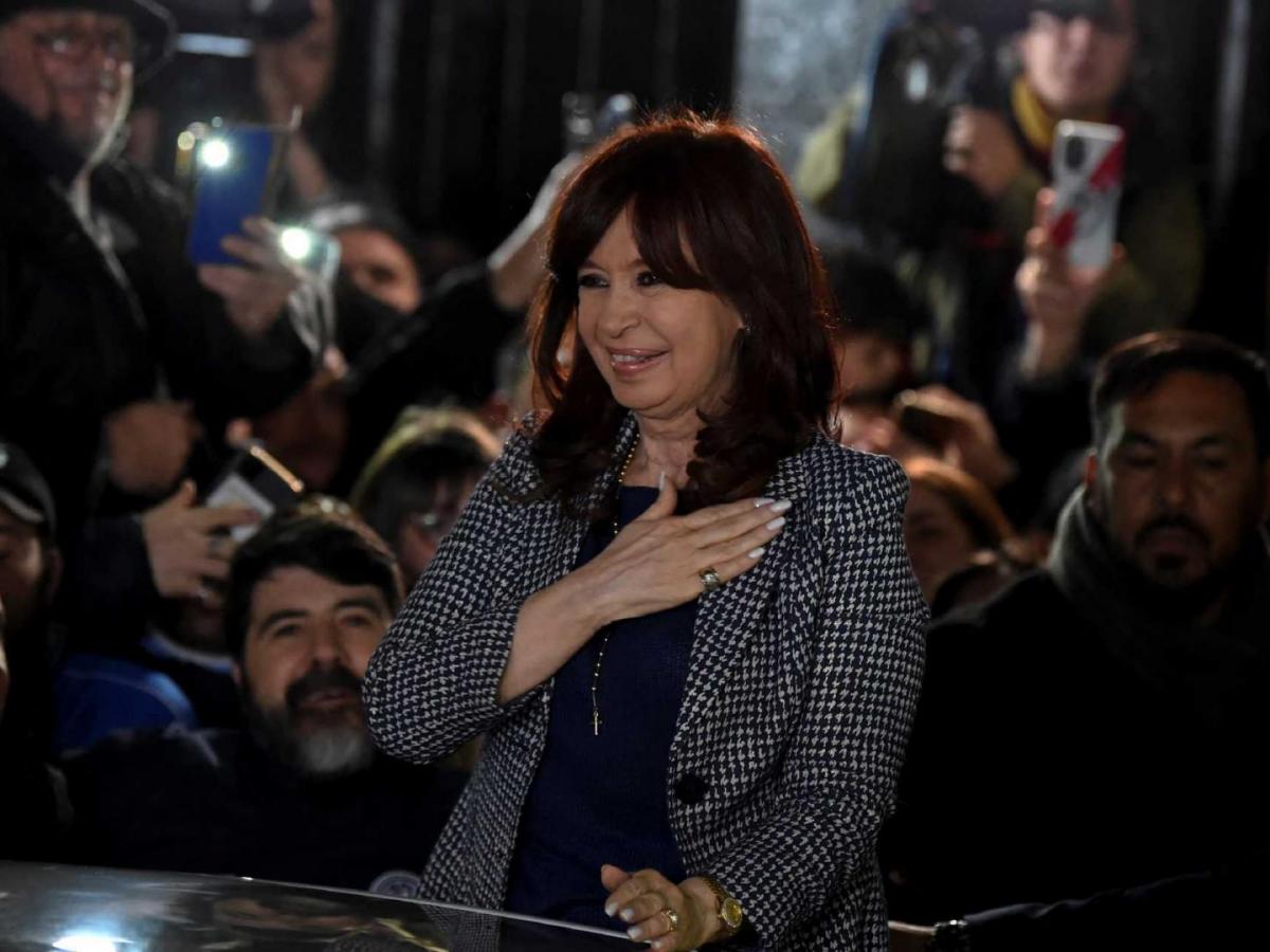 Apuntan con arma de fuego a Cristina Fernández de Kirchner
