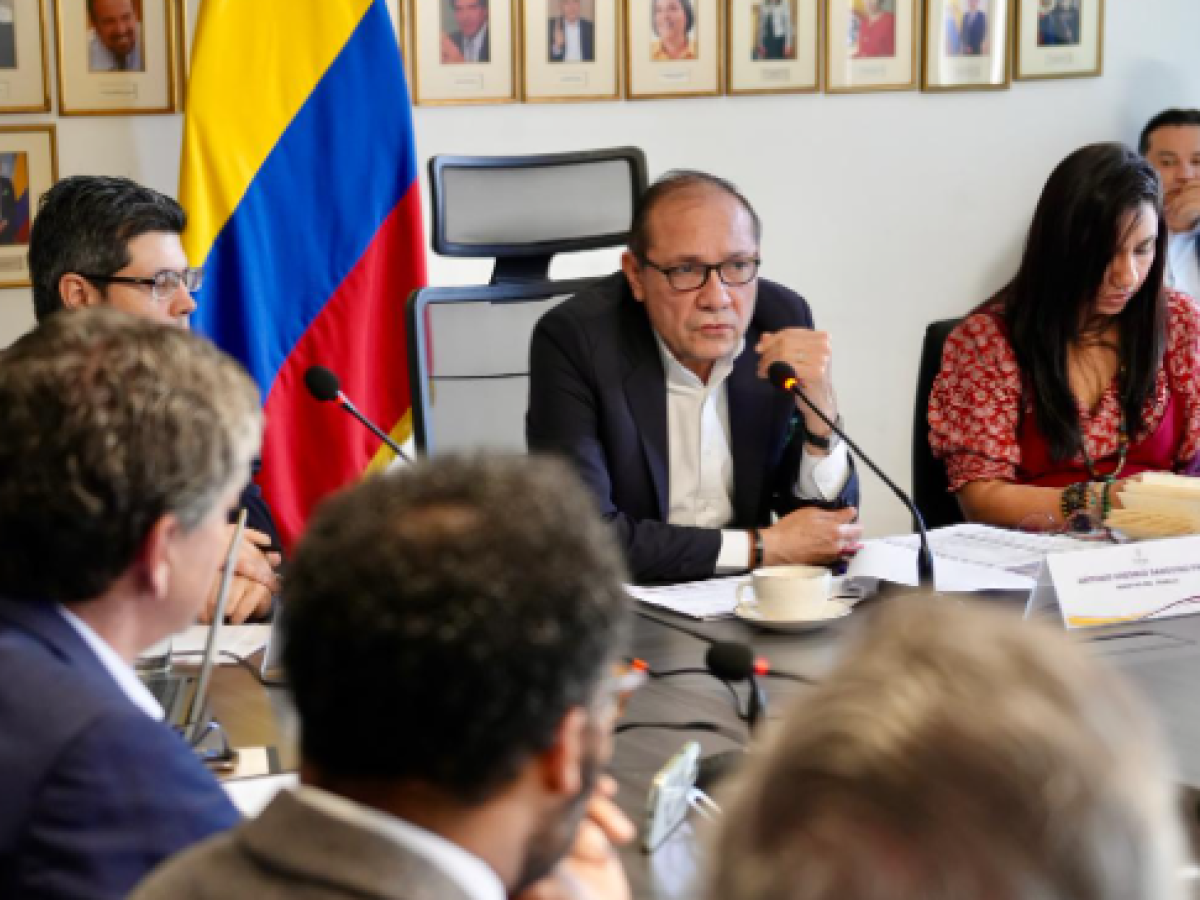 Salario Mínimo 2026: Ministro del Trabajo pide cautela en cálculo