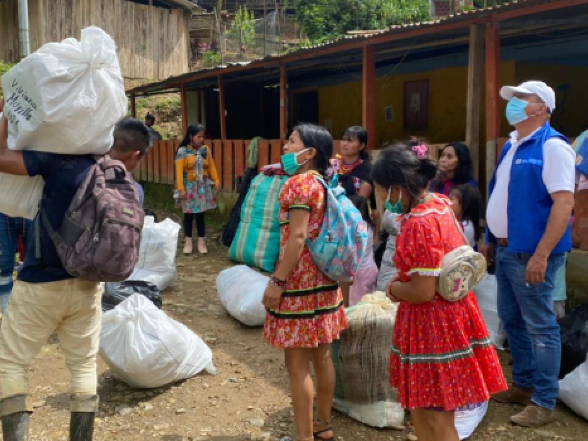 Desplazamiento masivo en el Chocó: cientos de familias huyen de los enfrentamientos armados