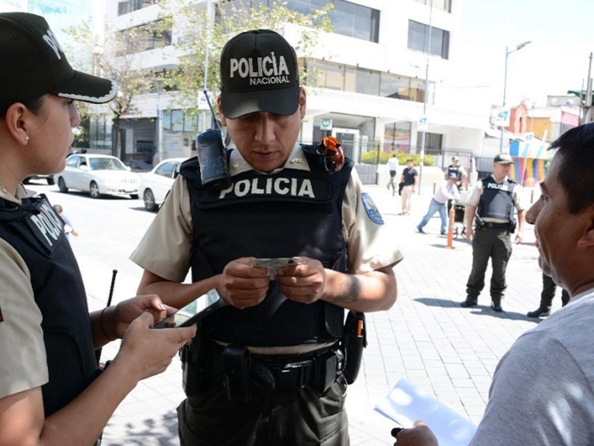 Ataque armado en playa de Puerto López, Ecuador, deja seis muertos