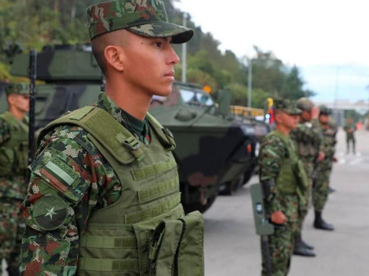 Ejército ofrece bonificación de $1,7 millones mensuales y beneficios educativos a nuevos reclutas