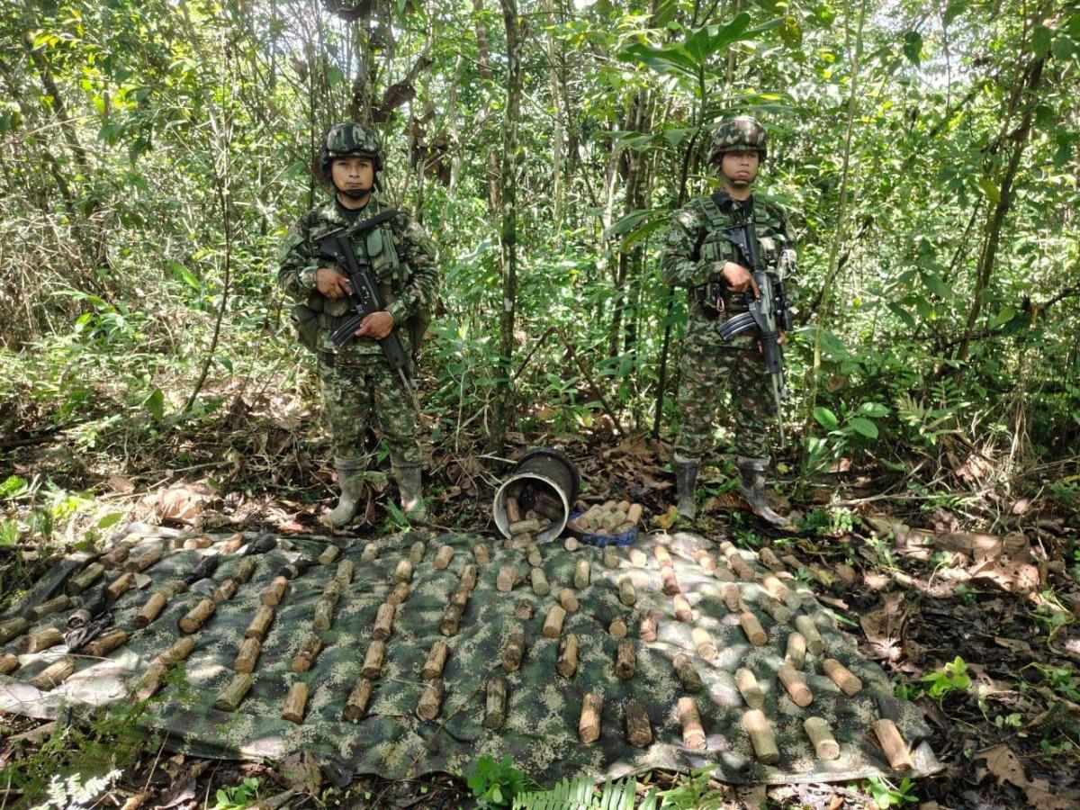 Ejército desmantela dos depósitos con minas antipersona 