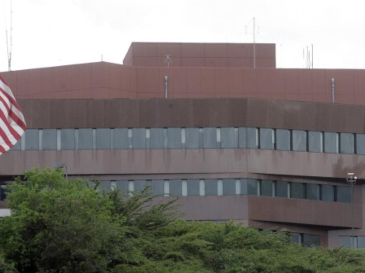 Estados Unidos envía diplomáticos a Caracas para evaluar reapertura de la embajada