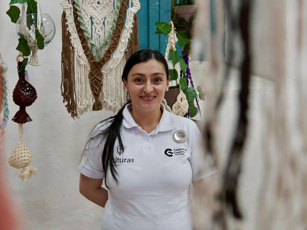 Escuela Taller: Gobierno invierte $2.947 millones para impulsar autonomía de mujeres en oficios tradicionales