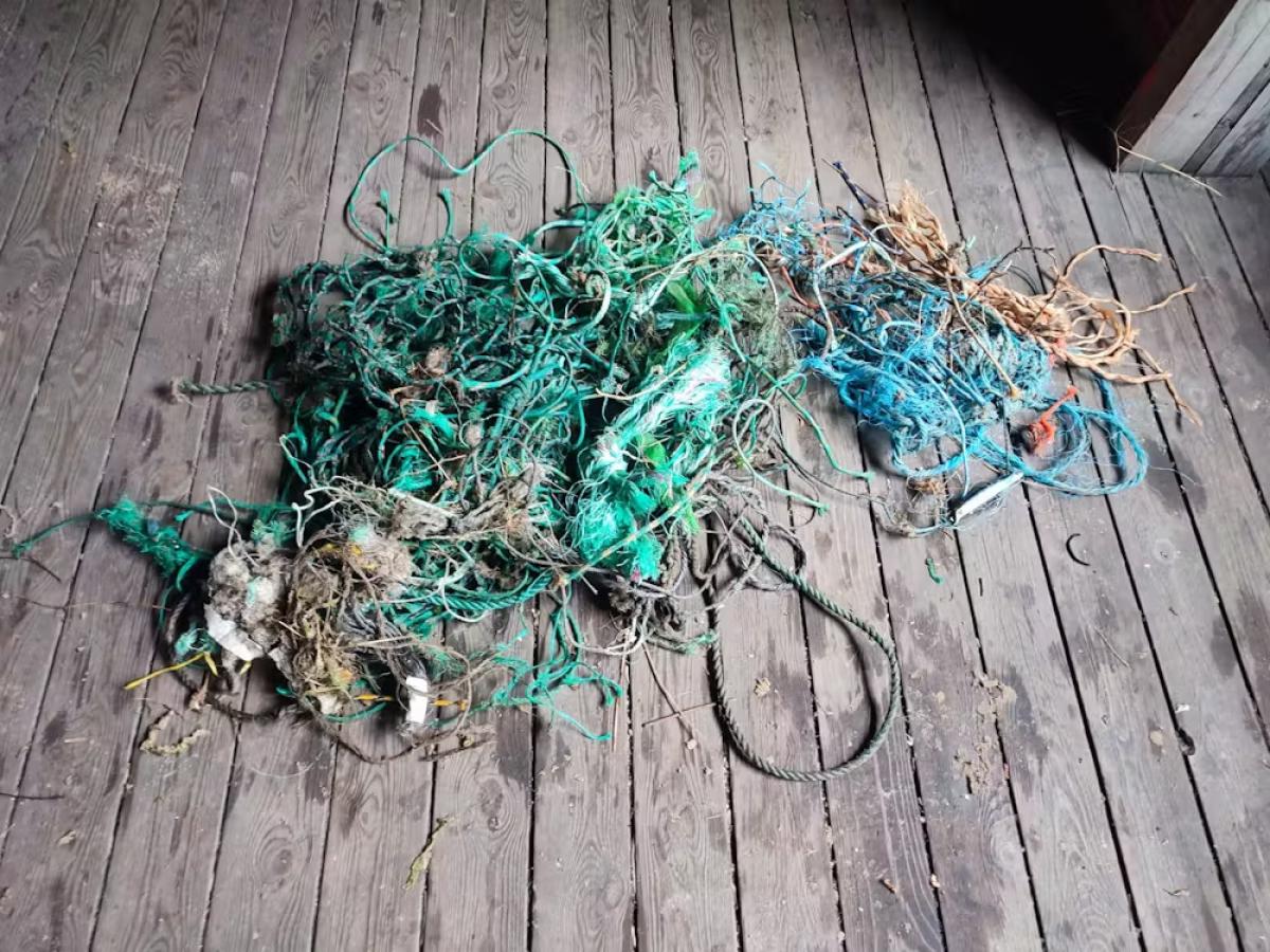 Las redes marinas abandonadas en los océanos, otra fuente de contaminación por plásticos