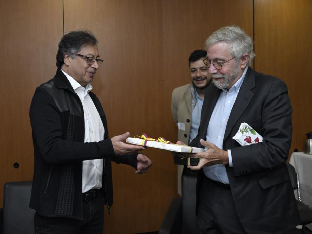 Petro aboga por un nuevo modelo económico basado en energías renovables