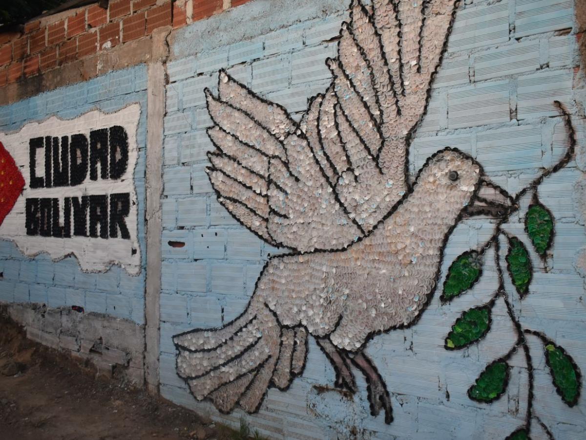 Ciudad Bolívar en San Vicente del Caguán brilla con reciclaje navideño