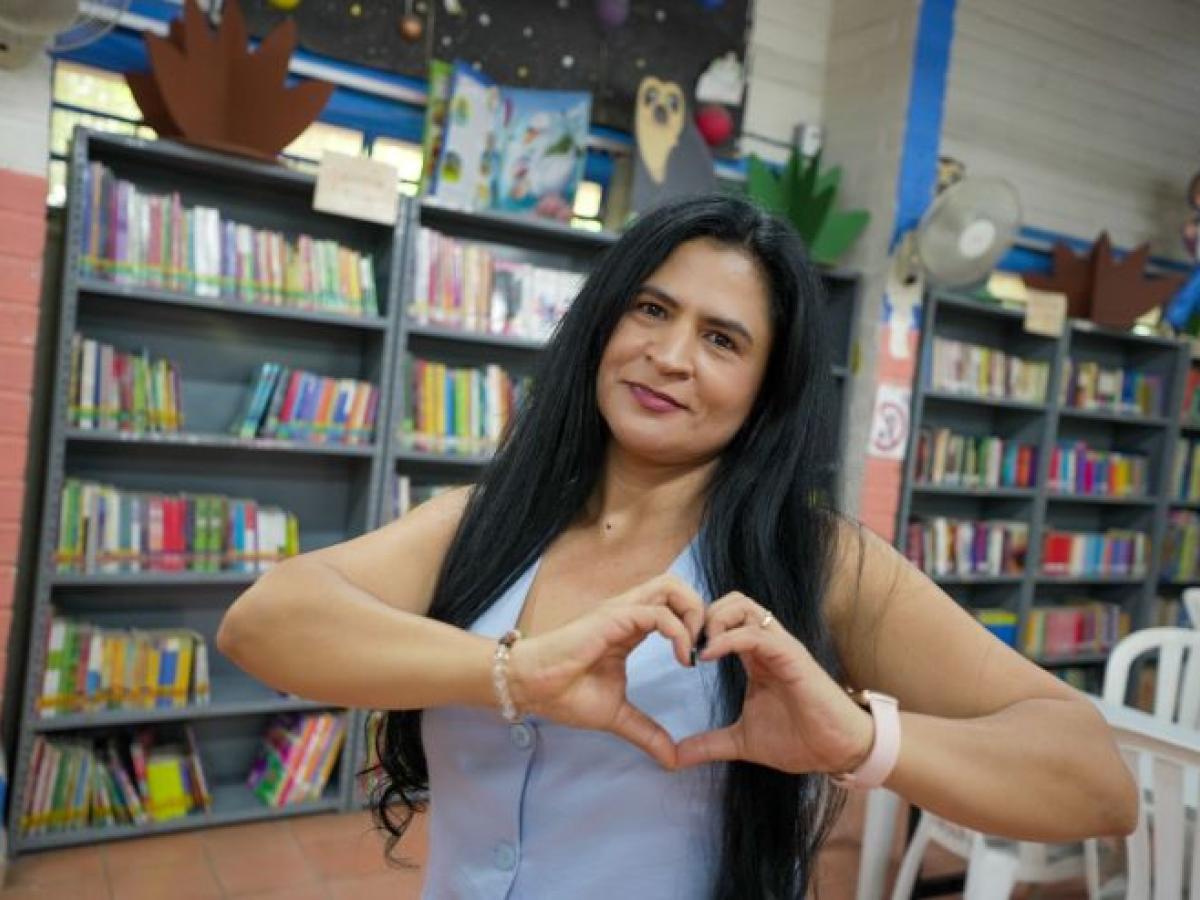 Docente en Medellín convierte biblioteca escolar en espacio emocional