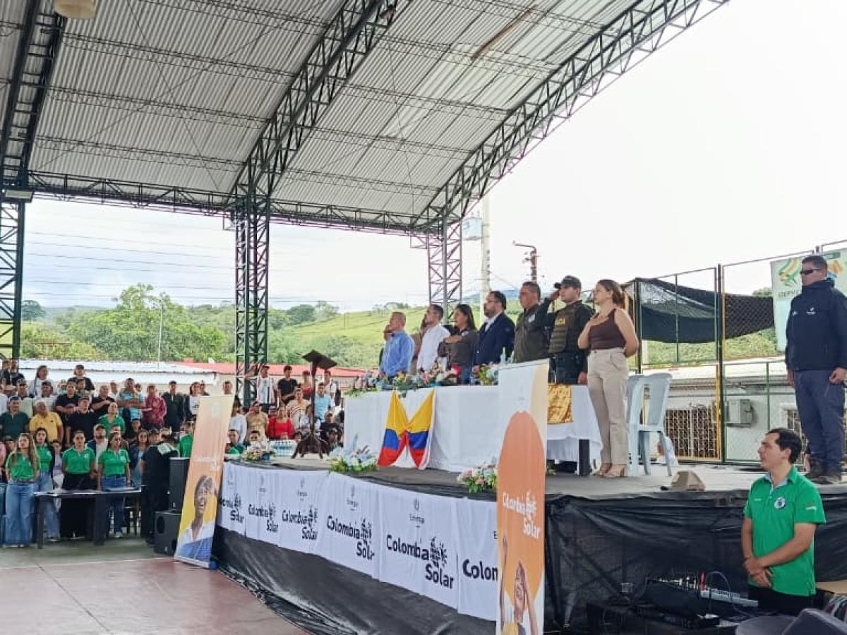 El gobierno le cumple a Uribe Meta, con la entrega de más de mil unidades fotovoltaicas para campesinos de zonas distantes
