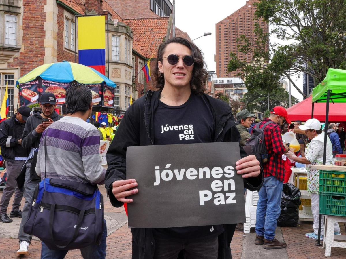 Wally Opina en Radio Nacional: entrevista Gareth Sella