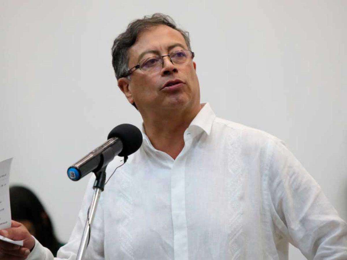 Gustavo Petro insiste en procesar genocidios: llamado a la nueva Fiscalía