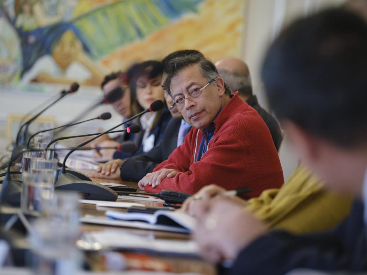 Gustavo Petro criticó hundimiento de la reforma a la salud