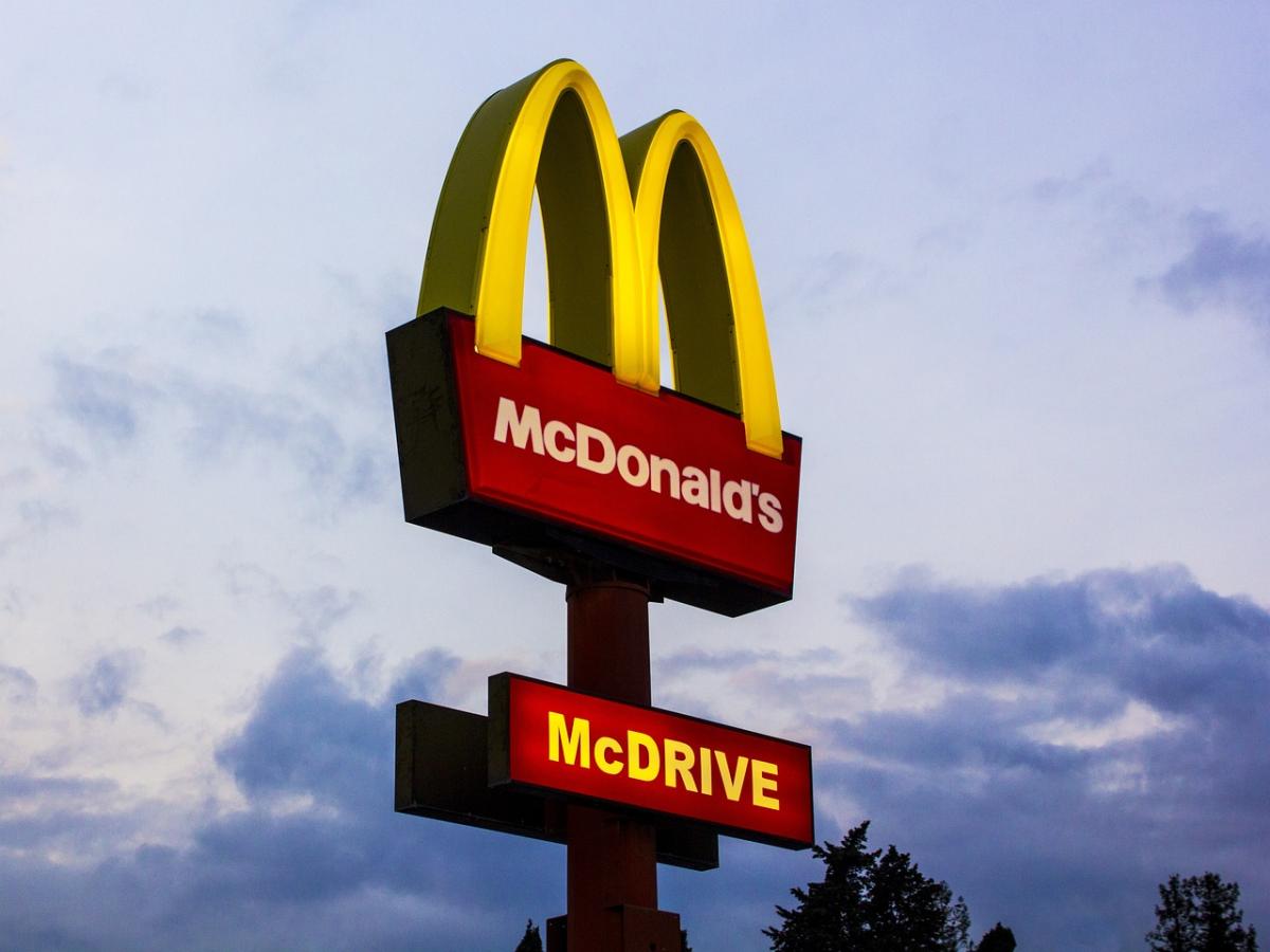Personas fueron infectadas con una bacteria en la cadena McDonald's
