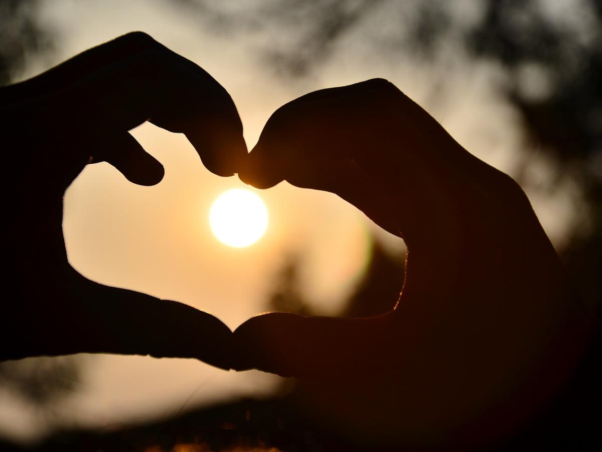 Día de Amor y Amistad 2024: cuándo es e ideas de regalos