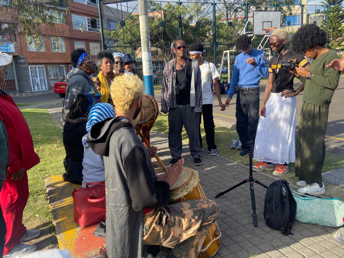 Ver series de TV gratis: Heroínas del pueblo por Señal Colombia 