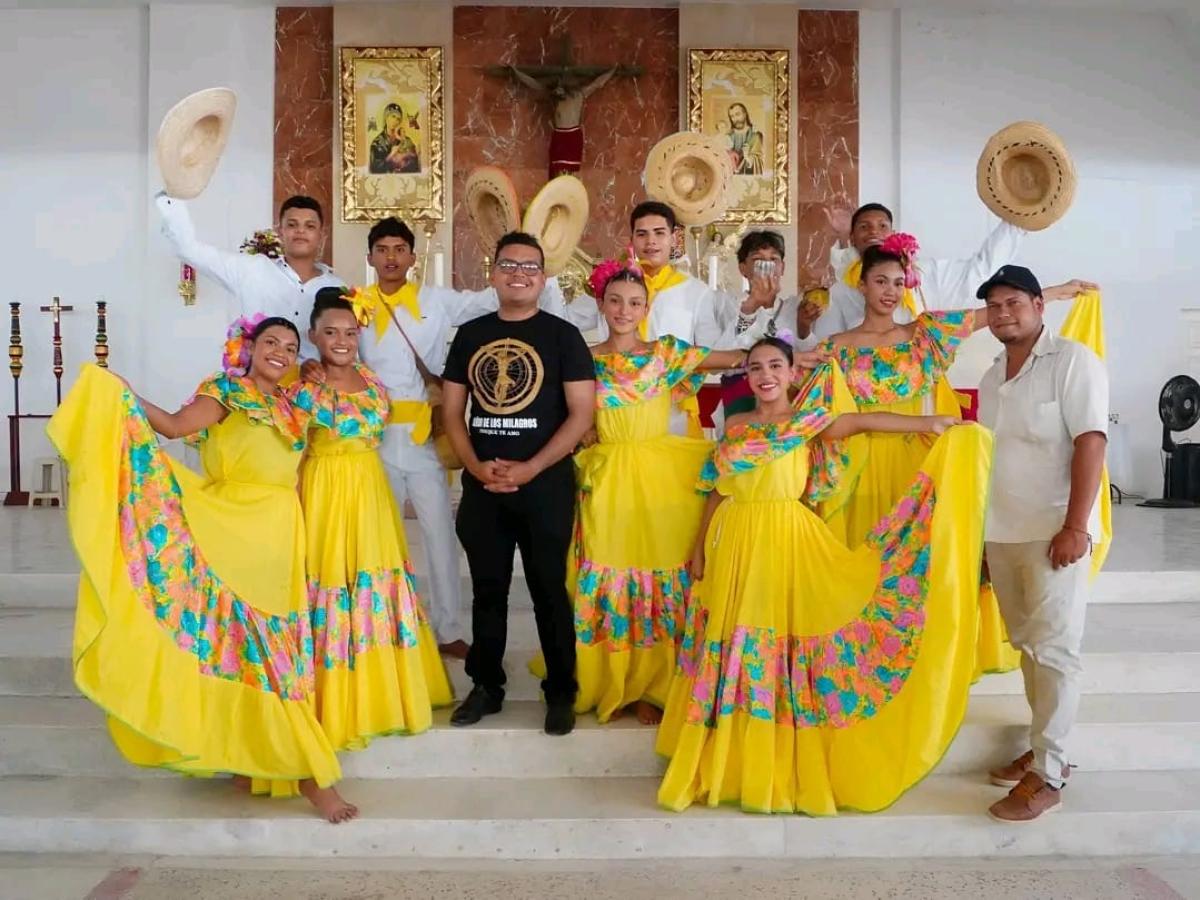 En este Día de la Danza, celebramos cada paso como un lenguaje de identidad, memoria y paz que sigue latiendo en nuestras comunidades. 