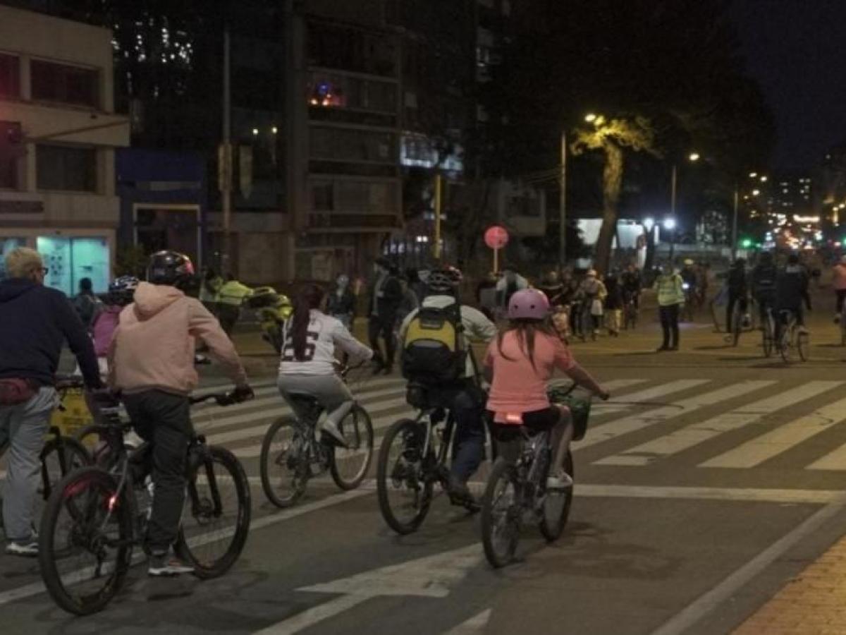 Ciclovía nocturna Bogotá HOY 8 agosto: cierres viales y desvíos 