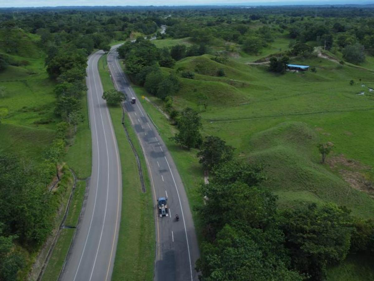 Vía Medellín–Costa Caribe; el tramo Remedios–Vegachí entra en operación