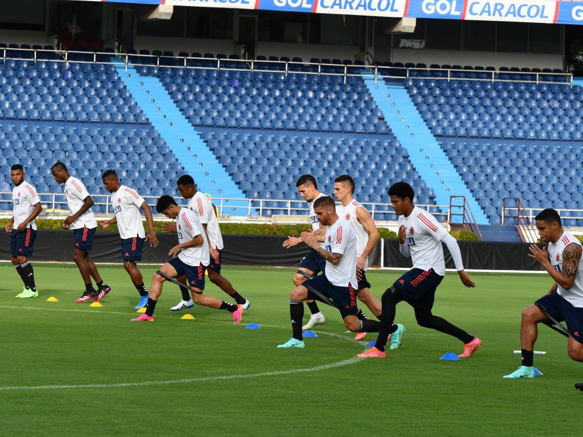 Jugadores de la Selección Colombia entrenando